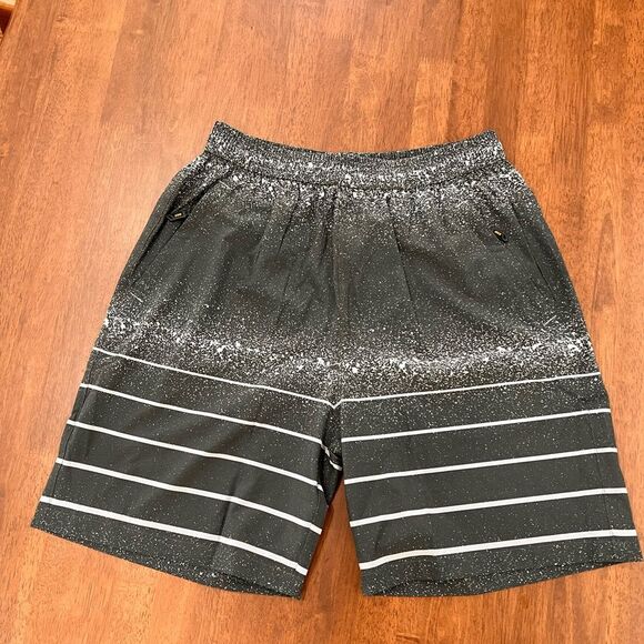 Men’s Black White Paint Splatter Stripe Running Shorts 5” Gym Training M NWT - Picture 6 of 12
